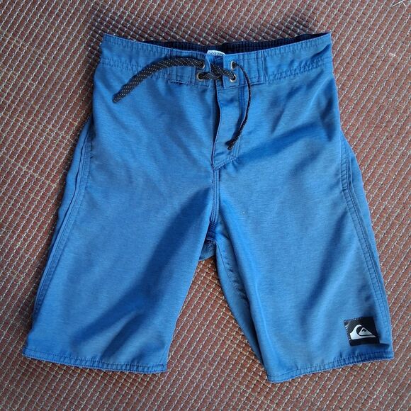 Quiksilver Boys Size 7 Board Shorts Bathing Suit Swim Trunks Blue Surfer Long - Picture 1 of 5
